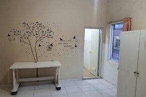 OYO 93448 Padang Pasir Homestay