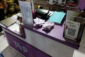 SPOT ON 93452 Wulan Homestay 2  Syariah