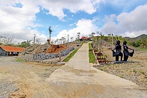 Capital O 93449 The Boekit Song Putri Resort