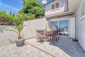 Pool House Edita