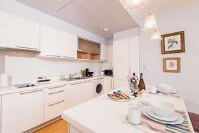 Serviced 1 Bed Panoramic Skyvillas