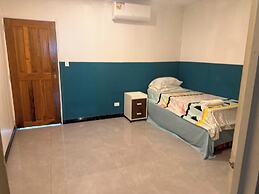 Seaview- Balcony- Aircon- Onsiteparking- Freewifi