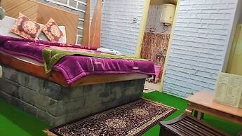 Hotel Seraj International