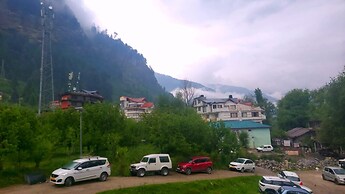 Hotel Seraj International