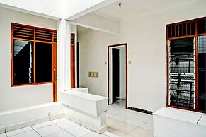 SPOT ON 93475 Garuda Homestay Syariah