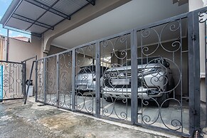 OYO 93477 Almahyra Guest House Syariah