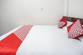 OYO 93477 Almahyra Guest House Syariah