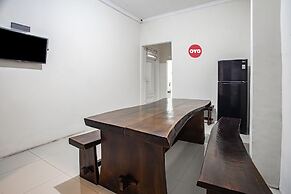 OYO 93477 Almahyra Guest House Syariah