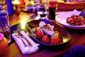 555 HOTEL CLUBBING ADULTS ONLY