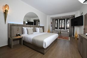 555 HOTEL CLUBBING ADULTS ONLY