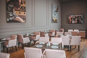 555 HOTEL CLUBBING ADULTS ONLY