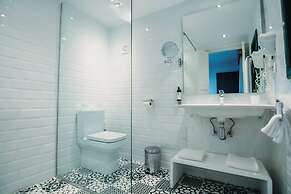 555 HOTEL CLUBBING ADULTS ONLY