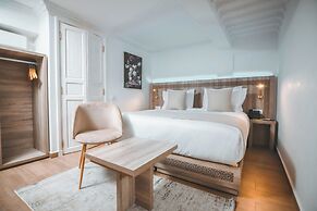 555 HOTEL CLUBBING ADULTS ONLY