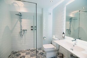 555 HOTEL CLUBBING ADULTS ONLY