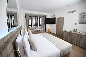 555 HOTEL CLUBBING ADULTS ONLY