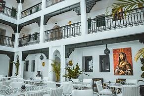 555 HOTEL CLUBBING ADULTS ONLY