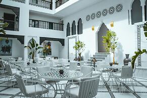 555 HOTEL CLUBBING ADULTS ONLY