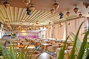 555 HOTEL CLUBBING ADULTS ONLY