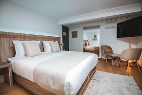 555 HOTEL CLUBBING ADULTS ONLY