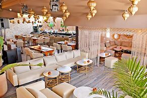 555 HOTEL CLUBBING ADULTS ONLY