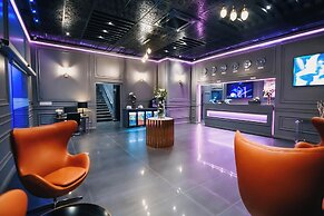 555 HOTEL CLUBBING ADULTS ONLY