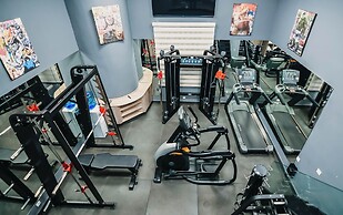 555 HOTEL CLUBBING ADULTS ONLY