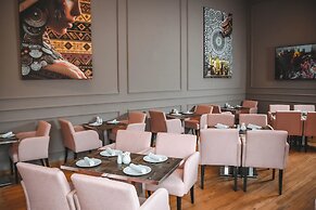 555 HOTEL CLUBBING ADULTS ONLY