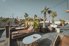 555 HOTEL CLUBBING ADULTS ONLY