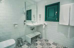 555 HOTEL CLUBBING ADULTS ONLY