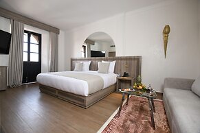 555 HOTEL CLUBBING ADULTS ONLY