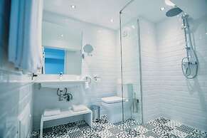 555 HOTEL CLUBBING ADULTS ONLY