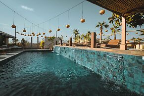 555 HOTEL CLUBBING ADULTS ONLY