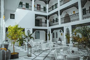 555 HOTEL CLUBBING ADULTS ONLY