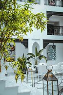 555 HOTEL CLUBBING ADULTS ONLY