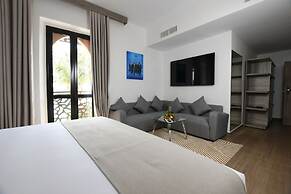 555 HOTEL CLUBBING ADULTS ONLY