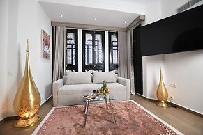 555 HOTEL CLUBBING ADULTS ONLY