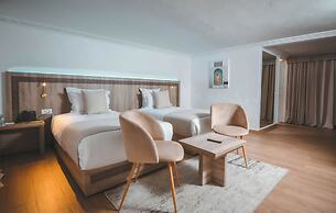 555 HOTEL CLUBBING ADULTS ONLY