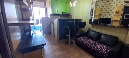 OYO 93480 Apartement Gateway Cicadas By Kelola Room