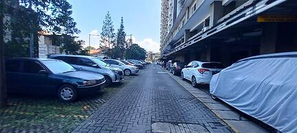 OYO 93480 Apartement Gateway Cicadas By Kelola Room