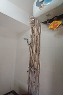 OYO 93480 Apartement Gateway Cicadas By Kelola Room