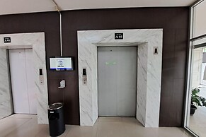 Capital O 93481 Apartement Grand Asia Afrika By Kelola Room