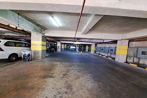 Capital O 93481 Apartement Grand Asia Afrika By Kelola Room