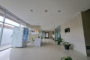 Capital O 93481 Apartement Grand Asia Afrika By Kelola Room