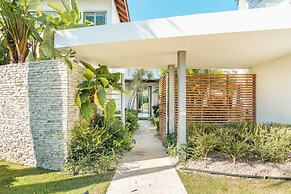 Luxury 6BR Villa w Pool Maid at Yarari