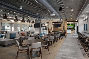 Hampton Inn Austin East Side 5th Street