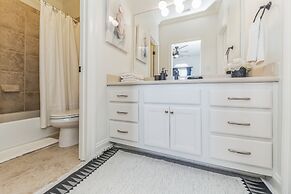 Tennessee Modern Manor