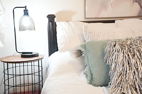 Tennessee Modern Manor