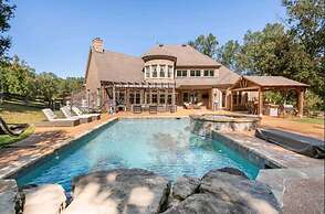 Tennessee Modern Manor