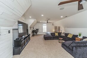 Tennessee Modern Manor