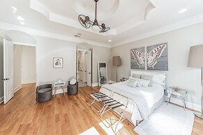 Tennessee Modern Manor